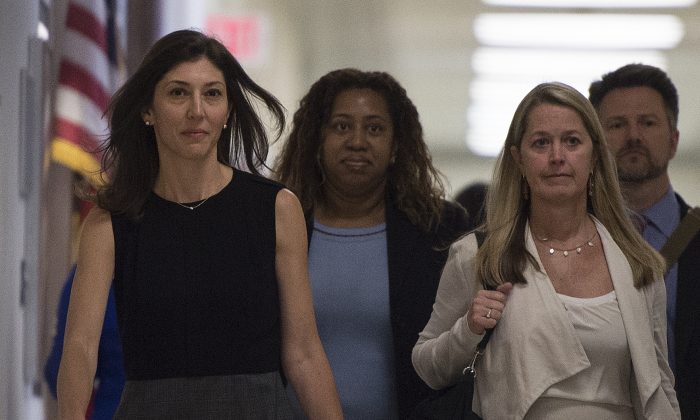 Lisa Page, ex asesora legal del ex subdirector del FBI Andrew McCabe, llega a Capitol Hill en Washington el 13 de julio de 2018. (Andrew Caballero-Reynolds/AFP/Getty Images)
