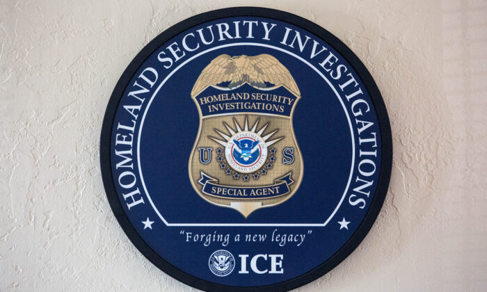 Logotipo de Investigaciones de Seguridad Nacional del ICE. (Samira Bouaou/The Epoch Times)