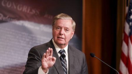 Lindsey Graham dice que Trump podría retirar más de 3000 tropas de Afganistán en cuestión de semanas