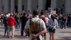 Líderes de santuarios de armas en Virginia llaman a desobedecer las leyes de armas de fuego