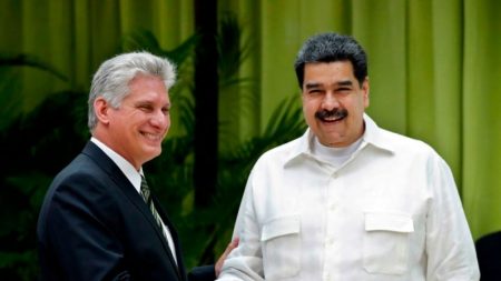750 agentes cubanos assessoram financeiramente a tirania de Maduro
