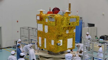 Brasil e China lançam ao espaço 6º satélite desenvolvido em conjunto
