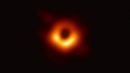 Descoberto buraco negro «impossível» 70 vezes maior que o Sol