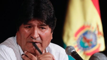 Ministério Público da Bolívia expede mandado de prisão contra Evo Morales