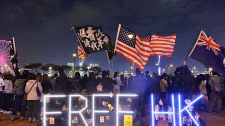 Miles de hongkoneses se manifiestan para renovar sus demandas a 6 meses del inicio de las protestas