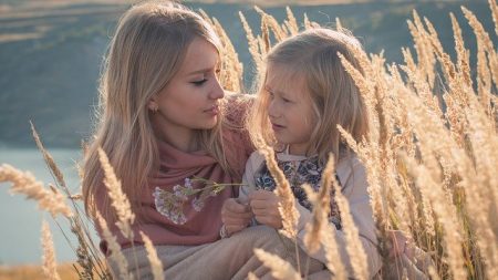 Cómo librar a nuestros hijos de cargar con nuestros propios “asuntos” emocionales