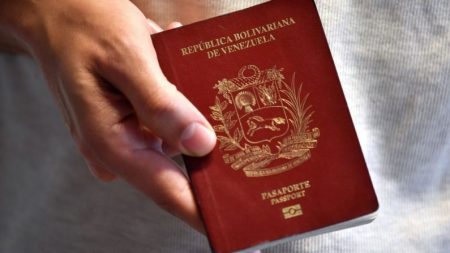 Panamá aceita passaportes venezuelanos vencidos