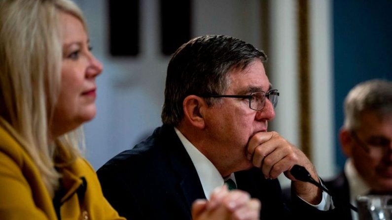 El representante Michael Burgess (R-Texas) durante una audiencia del Comité de Normas de la Cámara sobre la acusación contra el presidente Donald Trump en Capitol Hill en Washington el 17 de diciembre de 2019. (Anna Moneymaker/AFP a través de Getty Images)