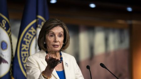 «¿Están listos?»: Nancy Pelosi sugiere a los demócratas que el juicio político está cerca