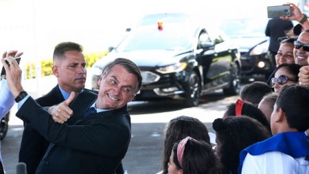 Bolsonaro volta a defender indulto natalino a policiais