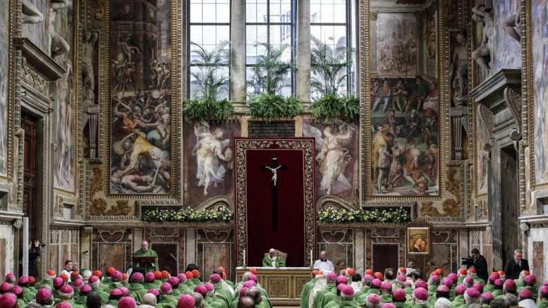 Celebração eucarística no Regia Hall do Palácio Apostólico no Vaticano em 24 de fevereiro de 2019 (Foto por GIUSEPPE LAMI / AFP via Getty Images)