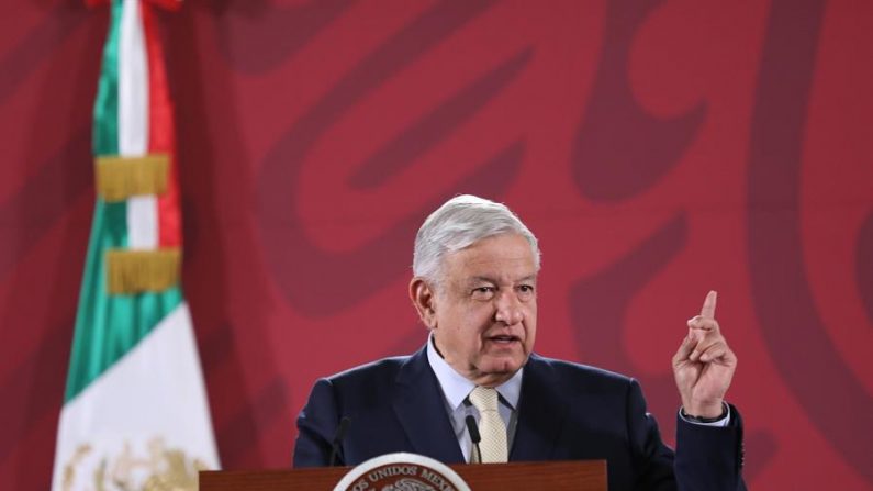 El presidente de México, Andrés Manuel López Obrador, ofrece su rueda de prensa matutina el 22 de enero de 2020, en el Palacio Nacional de Ciudad de México (México). EFE/ Sáshenka Gutiérrez
