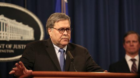 Barr presenta nueva Comisión Nacional para estudiar la aplicación de la ley y el sistema de justicia