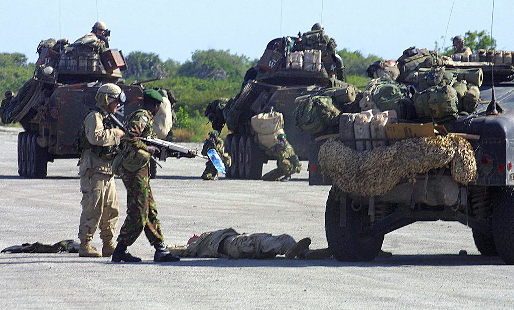 El Pentágono dice que terroristas atacaron una base de EE. UU. en Kenia