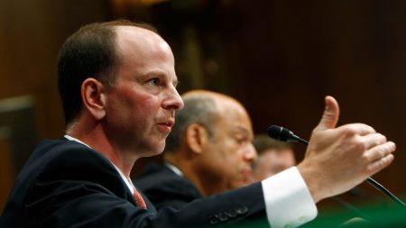 Corte de FISA escoge crítico del memorándum de Nunes para ayudar en la reforma del FBI