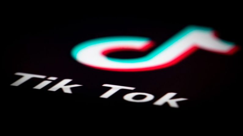 Una foto tomada el 14 de diciembre de 2018 en París (Francia) muestra el logotipo de la aplicación TikTok. (JOEL SAGET / AFP / Getty Images)