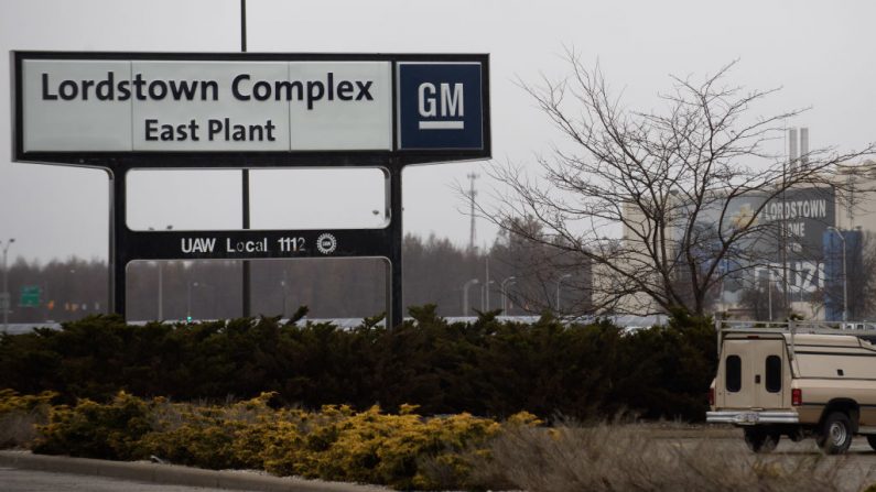 Vista exterior de la planta GM de Lordstown el 26 de noviembre de 2018 en Lordstown, Ohio. La planta de GM en Lordstown ensambla el Chevy Cruz. (Foto de Jeff Swensen/Getty Images)