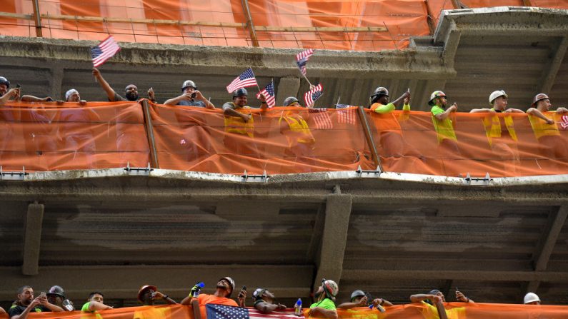 Imagen ilustrativa de trabajadores de la construcción el 10 de julio de 2019 en la ciudad de Nueva York. (Foto de Michael Loccisano / Getty Images)