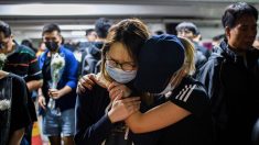 «No puedo superar el dolor»: Hongkoneses luchan con las heridas emocionales de las protestas