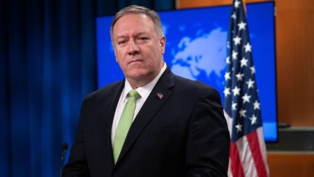 Pompeo pospone viaje a Ucrania tras ataque a embajada de EE.UU. en Irak