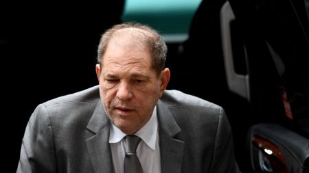 Los Ángeles pide formalmente el traslado de Weinstein para que sea juzgado