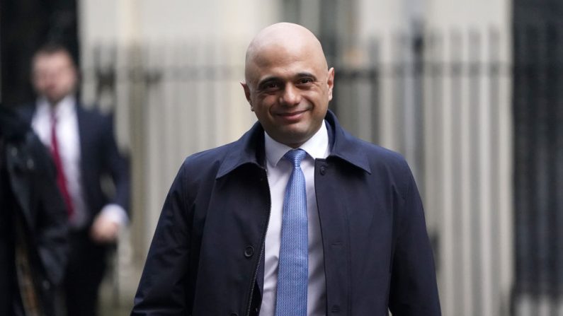 El ahora ministro británico de Sanidad, Sajid Javid, abandona Downing Street el 8 de enero de 2020 en Londres, Inglaterra. (Peter Summers / Getty Images)