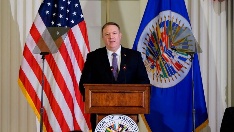 El Secretario de Estado de los Estados Unidos, Mike Pompeo, habla en la Organización de los Estados Americanos (OEA) durante una reunión de representantes en Washington, DC. (EE.UU.) el 17 de enero de 2020. (ANDREW CABALLERO-REYNOLDS / AFP / Getty Imágenes)