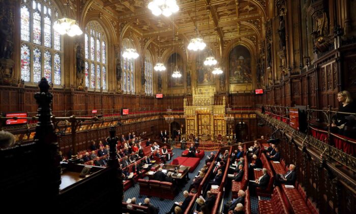 El interior de la Cámara de los Lores mientras se debate el Proyecto de Ley del Acuerdo de Retirada de la Unión Europea en Londres, el 21 de enero de 2020. (Kirsty Wigglesworth/AFP vía Getty Images)

