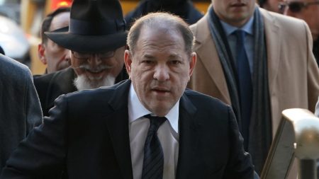 La Fiscalía de Nueva York presenta a Weinstein como un «monstruo depredador»