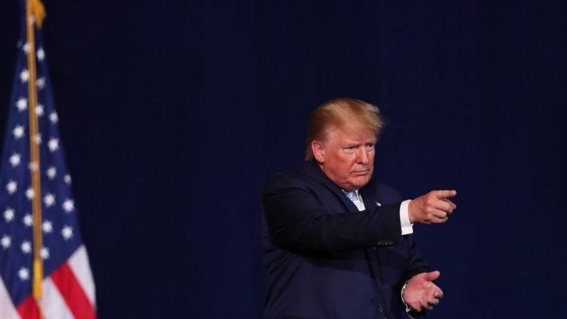 El presidente Donald Trump habla durante un evento de la campaña 'Evangélicos por Trump' que se llevó a cabo en el Ministerio Internacional El Rey Jesús el 3 de enero de 2020 en Miami, Florida. (Joe Raedle/Getty Images)