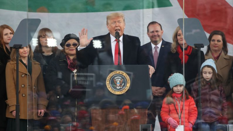 El presidente de Estados Unidos, Donald Trump, habla en la 47ª marcha por la vida en la Explanada Nacional, el 24 de enero de 2019 en Washington, DC. (Foto de Mark Wilson/Getty Images)