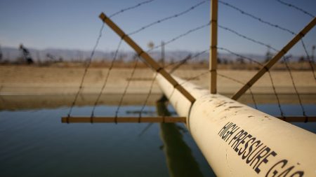 Grupos ambientalistas demandan por fracking a la administración Trump