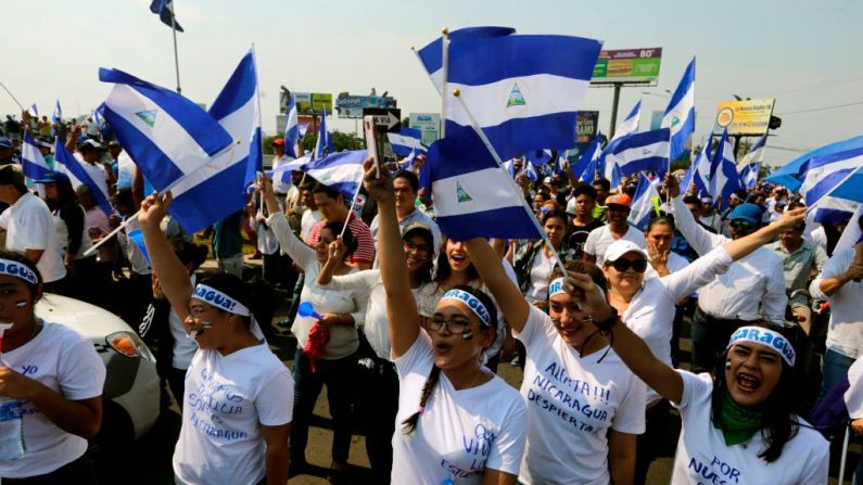 Manifestantes protestan contra el régimen de Daniel Ortega en Managua, Nicaragua, el 9 de mayo de 2018. (Inti Ocon/AFP/Getty Images)
