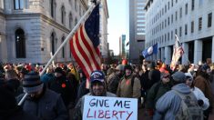 Miles de personas se reúnen en el Capitolio de Virginia bajo fuertes medidas de seguridad