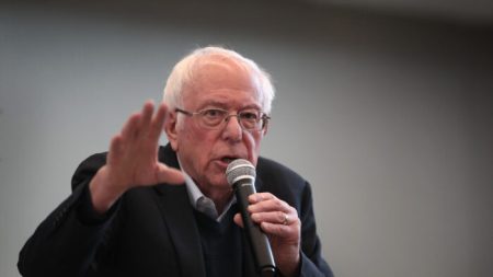 Sanders está abierto a publicar su lista de elegidos para la Corte Suprema