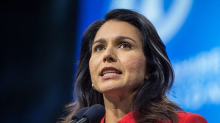 Gabbard dice que CNN no le responde por qué no fue invitada a los debates de 2020