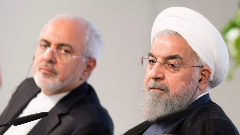 El presidente iraní Hassan Rouhani y Mohammad Javad Zarif, secretario de Relaciones Exteriores de Irán, en la Cámara de Comercio de Austria el 4 de julio de 2018 en Viena, Austria. (Michael Gruber/Getty Images)