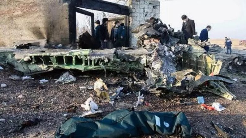 Avião ucraniano caiu logo após decolagem no aeroporto da capital iraquiana na madrugada desta quarta-feira, 8 (Reprodução/Twitter)