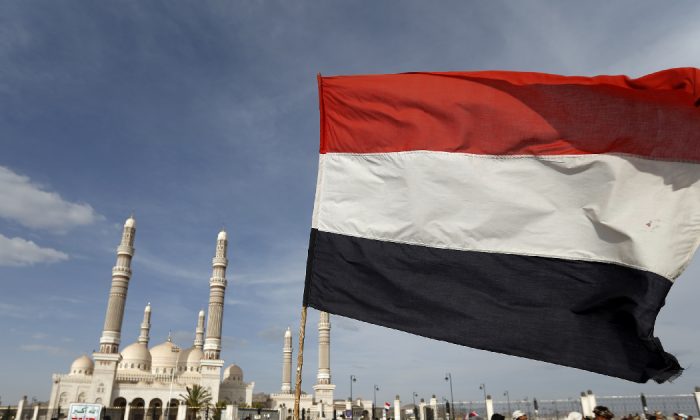 Bandera de Yemen en Sanaa, el 20 de mayo de 2017. (Mohammed Huwais / AFP / Getty Images)