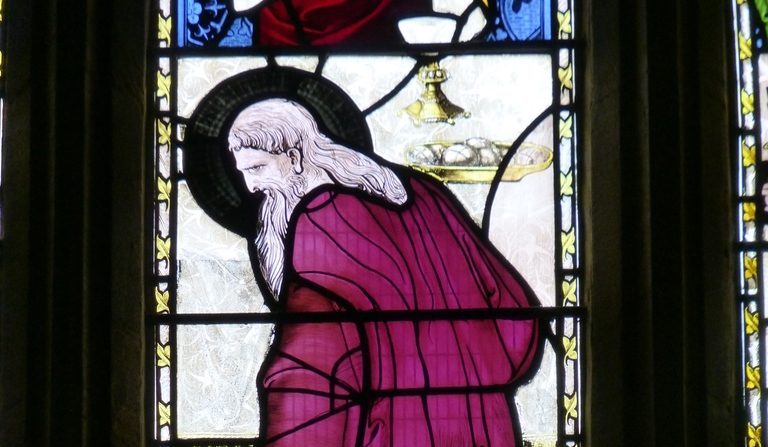 En la Iglesia de San Juan Bautista, Yeovil, Inglaterra, un vitral representa al santo patrón del despertar, Judas Iscariote, con un halo negro. (Dominio publico)