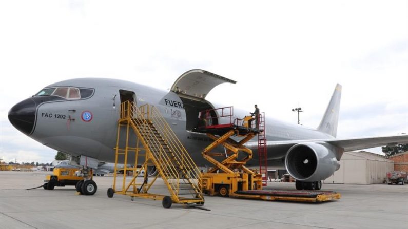 Fotografía cedida por el Ministerio de Defensa de Colombia de un avión Júpiter 767, de matrícula FAC-1202, de la Fuerza Aérea Colombiana (FAC) el 22 de febrero de 2020 en Bogotá (Colombia). EFE/MINISTERIO DE DEFENSA