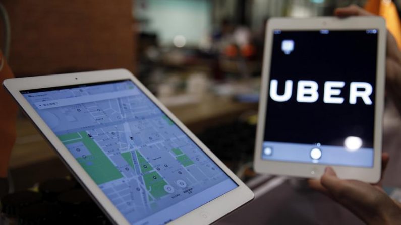 Uber cerró sus operaciones el pasado 31 de enero a raíz de una orden de la Superintendencia de Industria y Comercio (SIC) por "competencia desleal" interpuesta por la compañía Cotech S.A, que presta servicios de telecomunicaciones a una empresa de taxis. EFE/EPA/RITCHIE B. TONGO/Archivo
