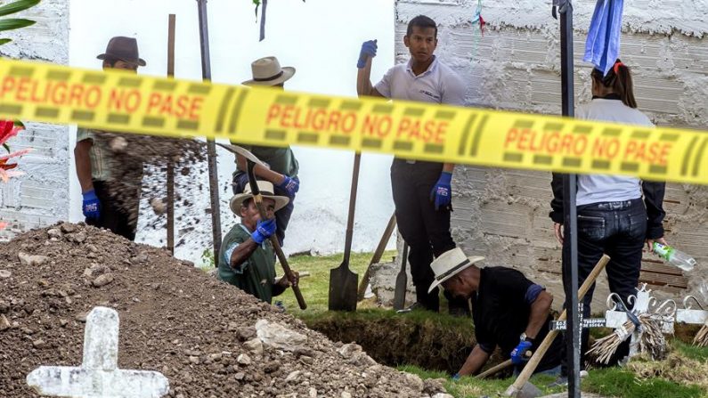 Denuncian nueva fosa con víctimas de ejecuciones extrajudiciales en Colombia. (Imagen  EFE/Álvaro Ballesteros/Archivo)

