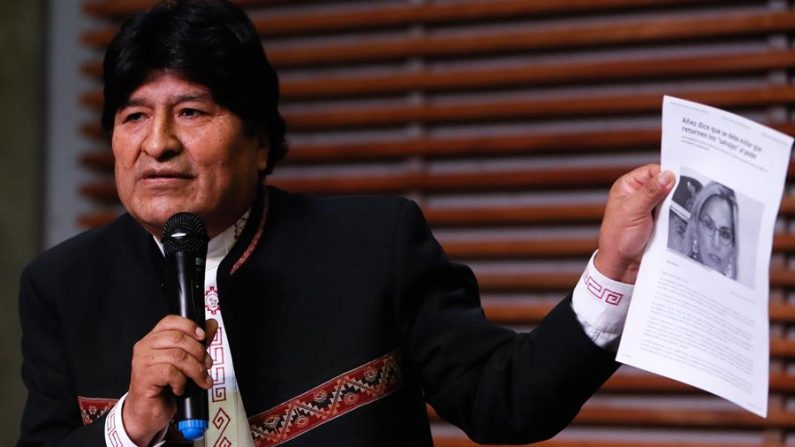 El expresidente de Bolivia Evo Morales habla durante una rueda de prensa en Buenos Aires (Argentina). EFE/Juan Ignacio Roncoroni
