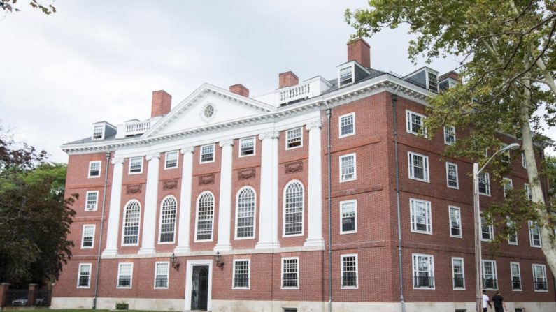 Un edificio de la Universidad de Harvard en Cambridge, Massachusetts, el 30 de agosto de 2018. (Scott Eisen/Getty Images)