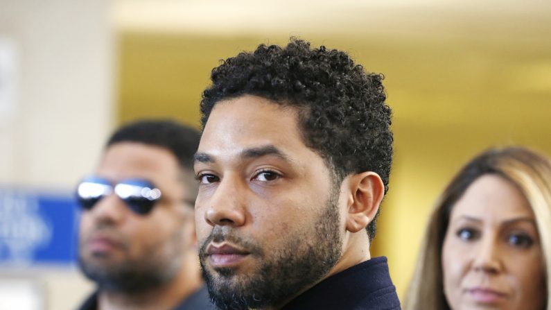 El actor Jussie Smollett luego de su comparecencia ante el tribunal de Leighton el 26 de marzo de 2019 en Chicago, Illinois. (Nuccio DiNuzzo/Getty Images)