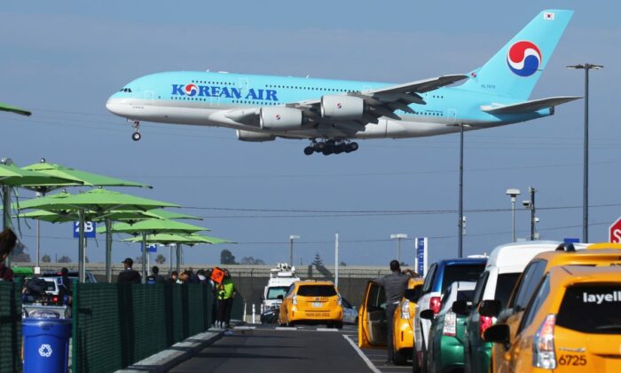 Un avión de Korean Air en una foto de archivo. (Mario Tama / Getty Images)