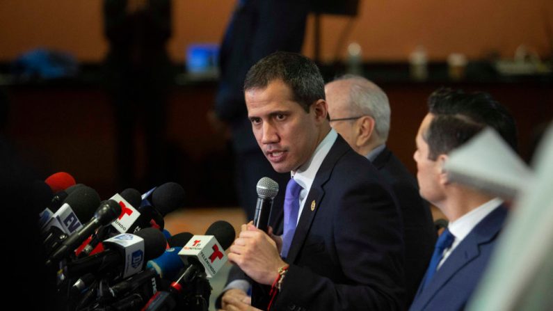 Juan Guaido, presidente encargado de Venezuela, habla en una conferencia de prensa el 1 de febrero de 2020 en Miami, Florida (EE.UU.). (Saul Martinez / Getty Images)
