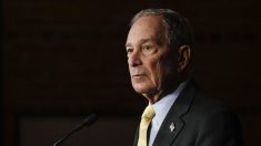 Bloomberg anuncia plan laboral que promete salario mínimo de $15