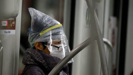 Estadounidense hospitalizada con el coronavirus dice que la cuarentena «afecta su mente»